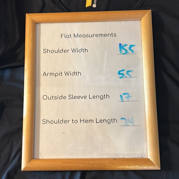 Lole Dryfit Black T-shirt Sz M with pocket EUC - Picture 6 of 6